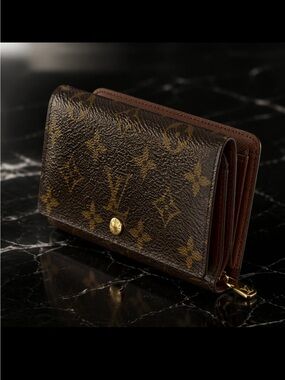 Louis Vuitton Wallet  - Authentic